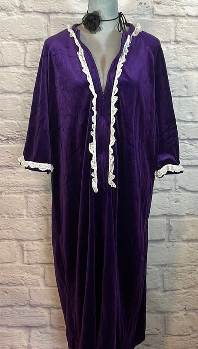 Handmade grannycore velour robe